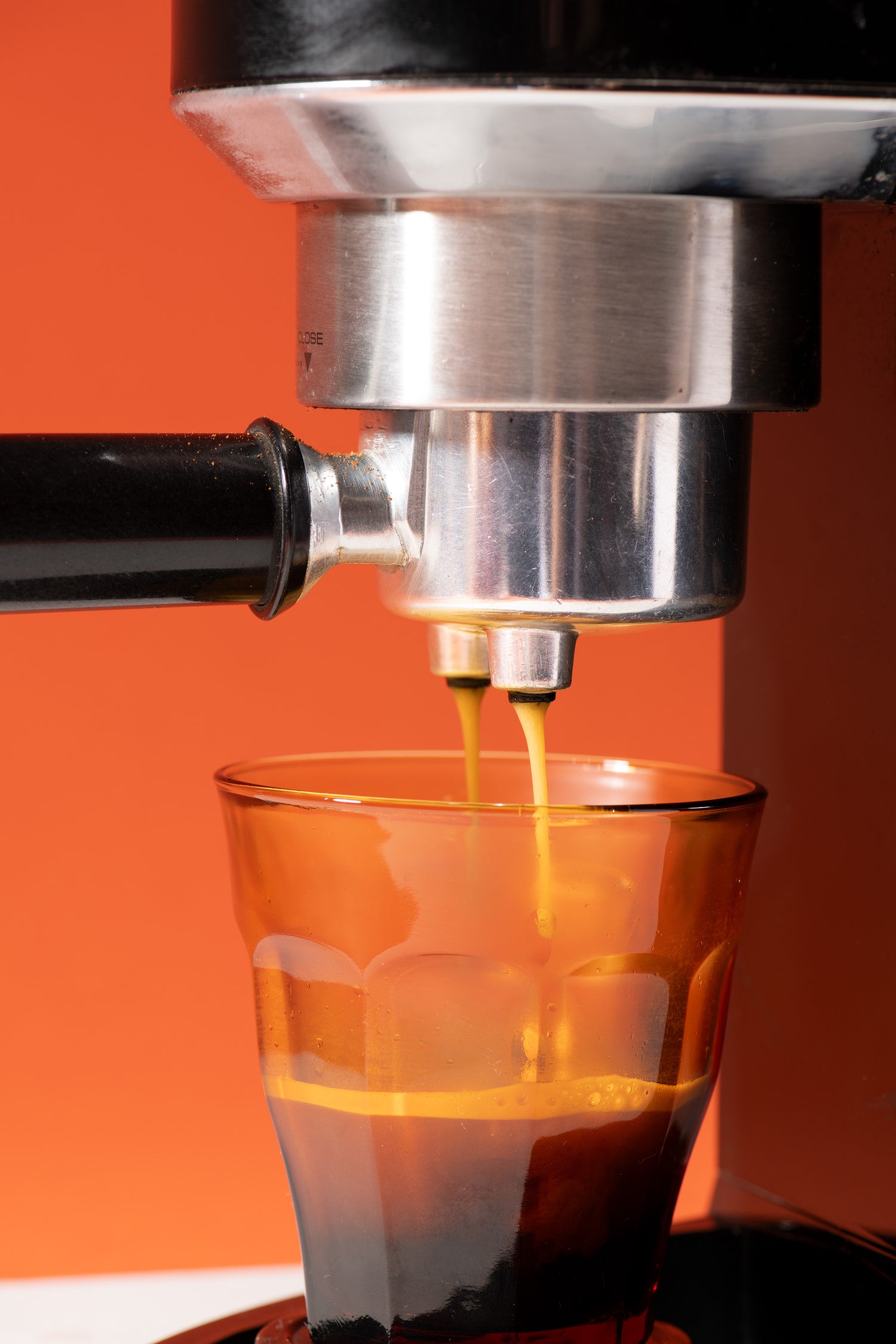 De la chicorée sort de la machine expresso