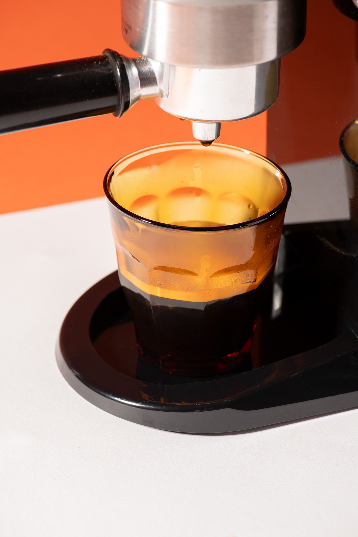 Une tasse de chicorée Chico a la machine expresso